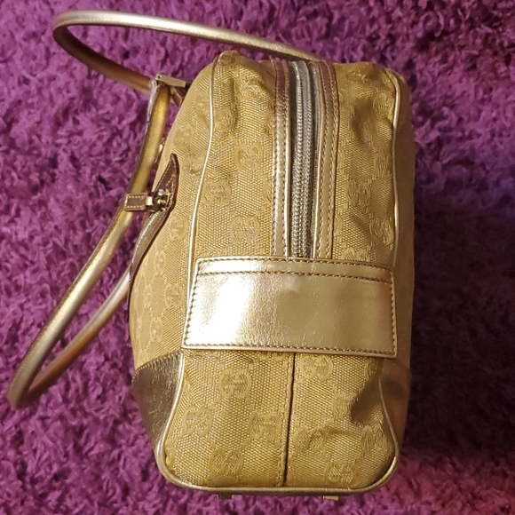 Gucci Handbag ๐ - Picture 4 of 16